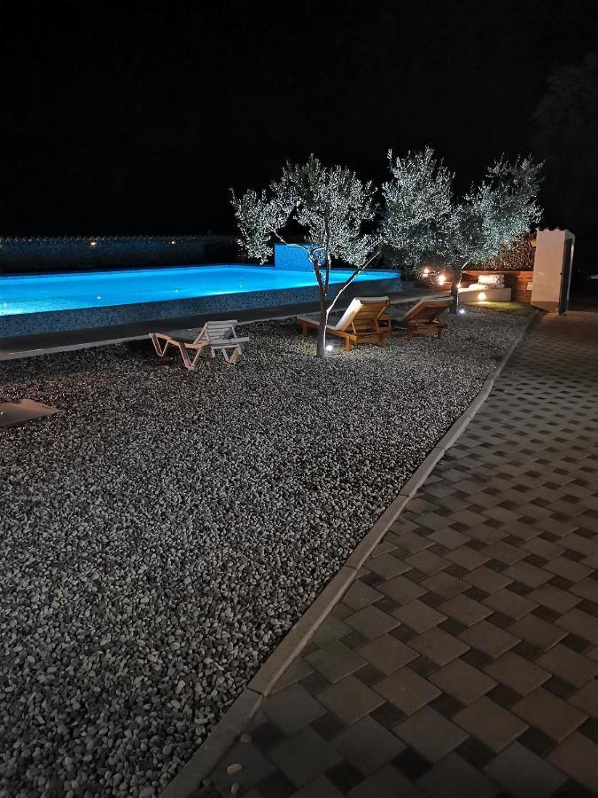 Jacuzi Cottage In The Olive Grove Pula Exterior foto