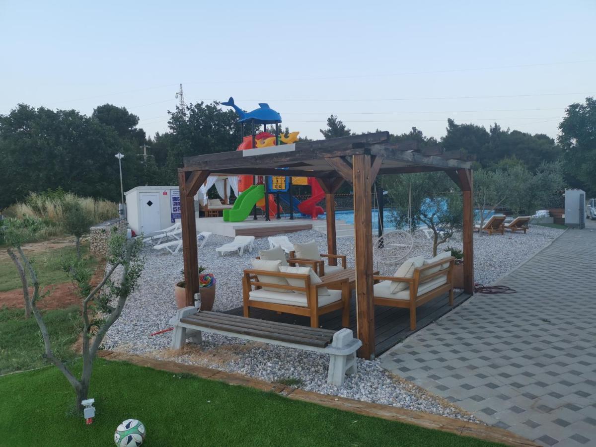 Jacuzi Cottage In The Olive Grove Pula Exterior foto